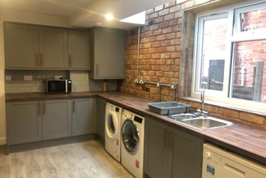 8 bed house, Hubert Road, Selly Park, Birmingham, B296EP - Image 1